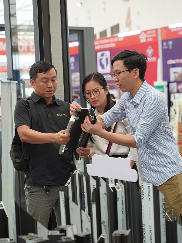 gian hàng kenwin tại triển lãm ngành cửa việt nam 2025